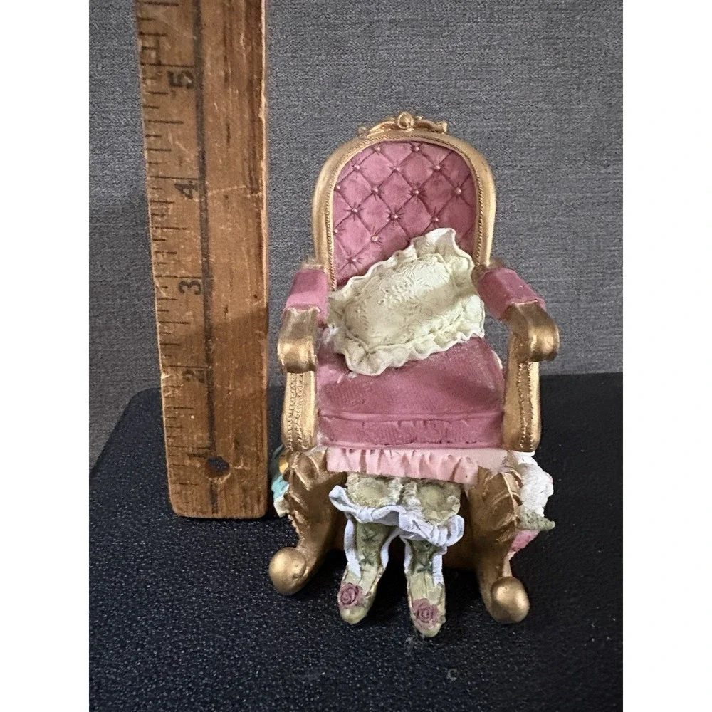 Vintage Dezine Chair‎ Shaped Trinket Box Jewelry Box Hand Painted Flowers Cat